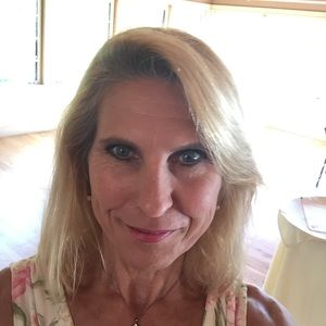 Meet your Posher, Deborah